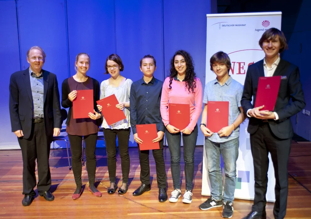 v.l.: Stefan David Hummel, Sophie Neeb, Lea Heilmaier, Jonathan Krah, Diren Duran, Jakow Pawlenko, Jan-Aurel Dawidiuk