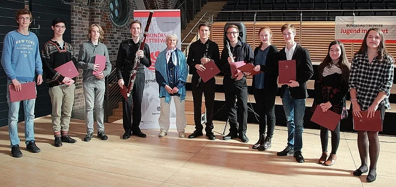 v.l.: Max Vogler, Antonio Azzolini, Lewin Kneisel, Jan-Niklas Doll, Inken Hummel, Tobias Späth, Simon Doll, Charlotte Kuffer, Theodore Squire, Marika Ikeya, Marie-Benedicte Langlamet