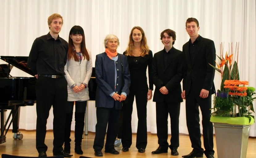 de gauche à droite : Johannes Hofbauer, Siyi Zhang, Inken Hummel, Tabea Brehm, Theo Plath, David Spranger 
